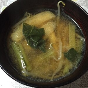 小松菜ともやしと油揚げの味噌汁